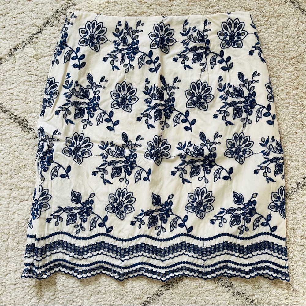 LOFT Petite Floral Embroidery Skirt Sz 00P